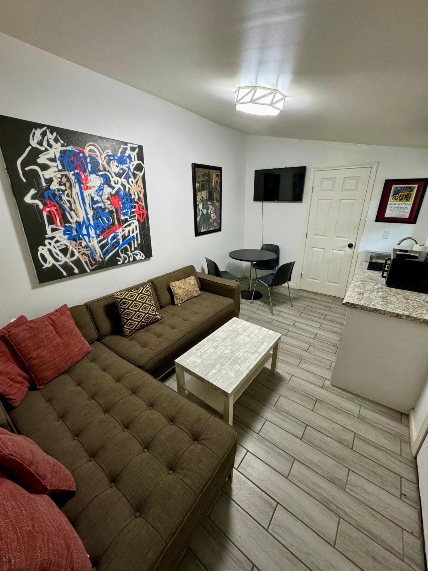 One Bedroom Apartment With Hot Tub 2 Blocks To Magazine Street نيو أورلينز المظهر الخارجي الصورة